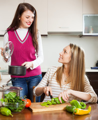  ordinary women cooking food