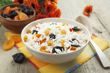 Rice with dried fruit