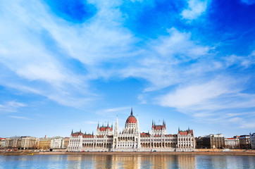 Fototapeta na wymiar building of Parliament in Budapest