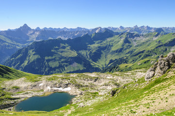 Fototapeta na wymiar Pasmo górskie w Górnym Allgäu
