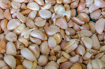 raw garlic for cooking