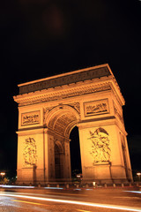 Fototapeta na wymiar Arc De Triomphe at night