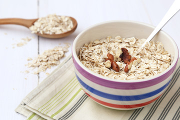 oatflakes in bowl