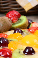 Cake from shortcake dough with fruit