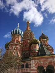 Fototapeta na wymiar Bazyli Cathedral na Placu Czerwonym w Moskwie