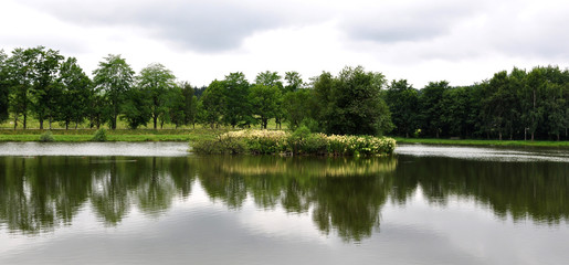 Fototapeta na wymiar Lake in the Slovak and reflection in water
