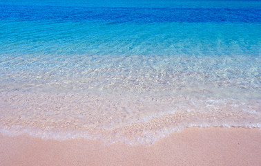 turquoise water and pink sand