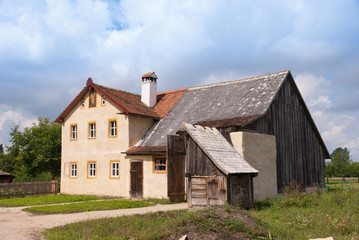 Fototapeta na wymiar Historischer Bauernhof