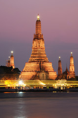Naklejka premium The temple after sunset, Wat Arun temple in Bangkok,Thailand