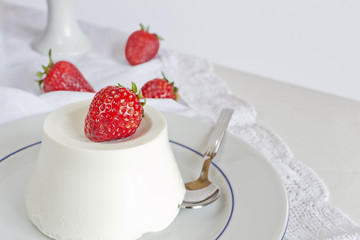 Pannacotta with strawberry