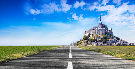 La strada per Mont Saint Michel