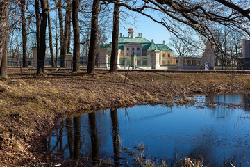 Ораниенбаум. На берегу Карпина пруда.