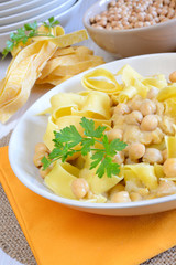 tagliatelle and chickpeas