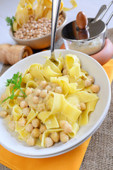 tagliatelle and chickpeas