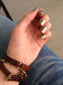 golden nails