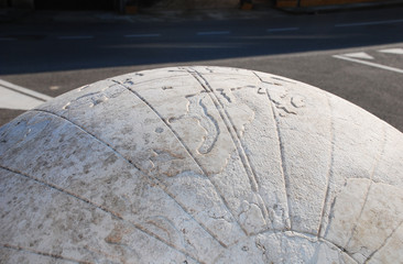 Universal Sundial in Aiello