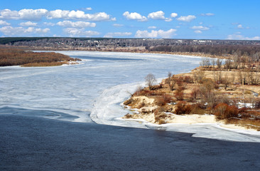 Oka River before drifting ice © sandrex