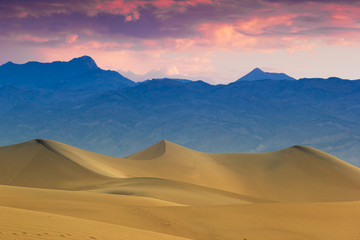 Fototapeta na wymiar Twilight at Mesquite Flat Sand Dunes, Death Valley, California