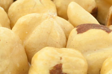 still life di nocciole pelate