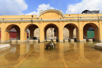 Obraz premium Colonial buildings in Antigua, Guatemala