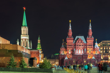 Fototapeta na wymiar Moskwa Narodowe Muzeum Historyczne, Plac Czerwony nocą
