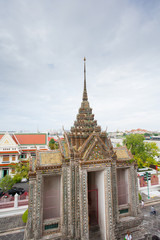 Fototapeta na wymiar Temple Wat Arun in Bangkok