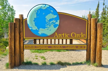 Foto op Plexiglas Arctic circle sign in dalton highway, Alaska © Noradoa