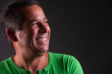 Obraz premium man lookng happy and smiling