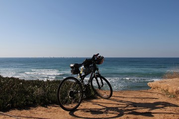 Fototapeta premium Mountain bike on the beach