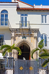 Elegant summer residence with iron gates in Miami Beach.