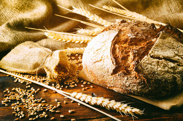 Obrazy na Szkle  Świeżo upieczony tradycyjny chleb