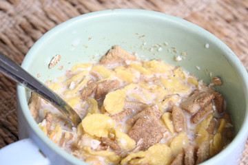 Crunchy breakfast cereals.