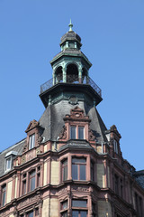 Fototapeta na wymiar historisches Eckhaus in Frankfurt