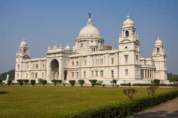 Fototapeta na wymiar Zabytkowy budynek z Kalkuty czy Kalkucie, Victoria Memorial