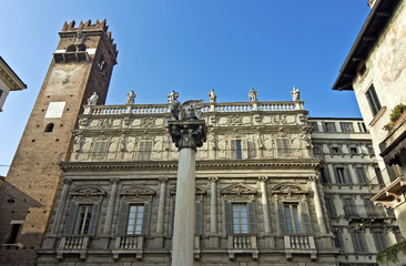 Fototapeta na wymiar colonna di san marco , Verona
