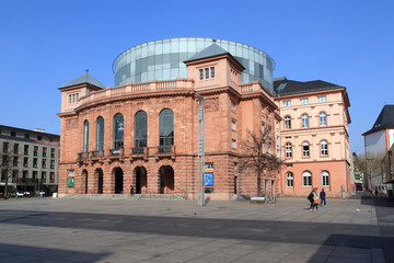 Fototapeta na wymiar Staatstheater Mainz (marzec 2014 r.)