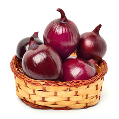 Red onion in the basket