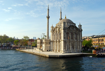 Fototapeta na wymiar Ortaköy Moschee Camii Istanbul am Bosporus Türkei