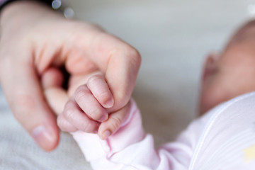 Petite main de bébé
