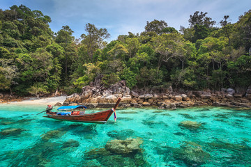 Plakat Longtail boat and beautiful ocean of Koh Lipe, Thailand