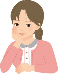 頬杖をついて微笑む女性