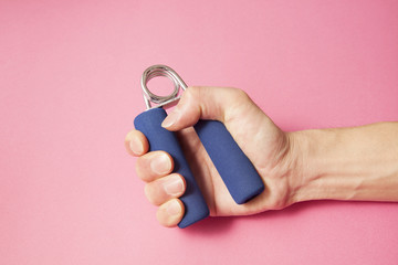 Training with hand gripper / ハンドグリッパー