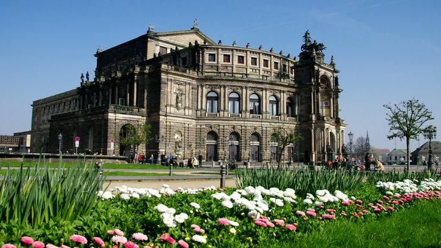 Dresden Semperoper vid 01