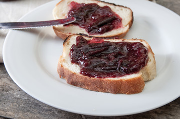 Plum jam with bread