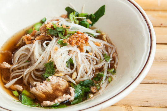 thai pork noodle thicken soup