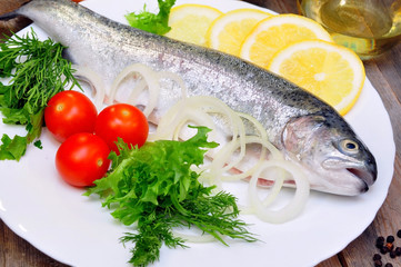 trout with lemon and fresh vegetables