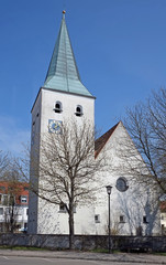 Fototapeta na wymiar Kościół Luterański w Oberpfaffenhofen