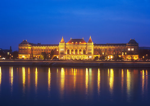 BME at night.