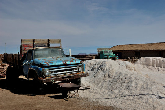 Salar de Uyuni - old truck