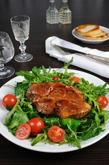 Grilled steak salad with bacon